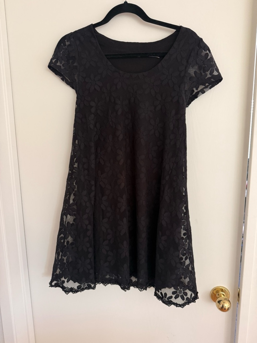 Kimchi Blue Black Floral Lace Scoop Dress